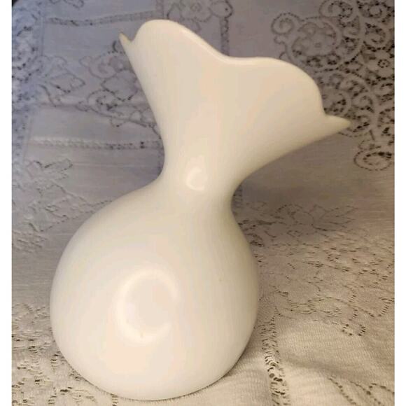 Sagaform of Sweden Vase MSM Lily Vintage White Matte Stoneware Green Interior - Picture 3 of 6